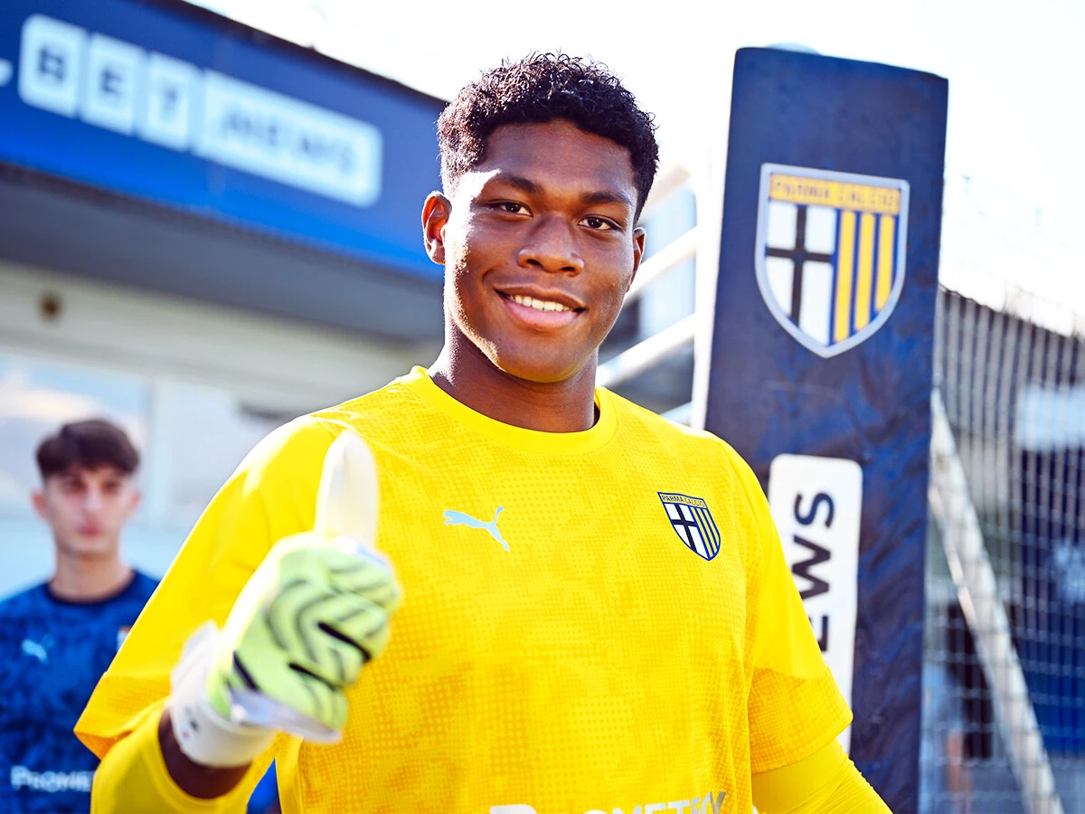 鈴木彩艶がパルマを離れる日はそう遠くない　photo by Getty Images