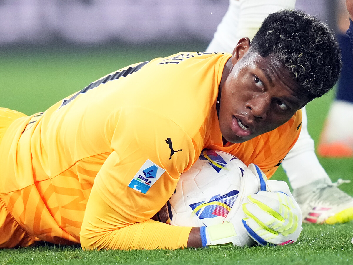 鈴木彩艶の才能にチェルシー、ナポリも興味津々　日本人GK初のプレミアリーガー誕生も遠くない