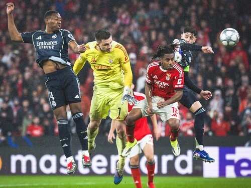 CLレアル・マドリード戦でヘディングシュートを決めた、ベンフィカのGKアナトリー・トルビンphoto by Getty Images