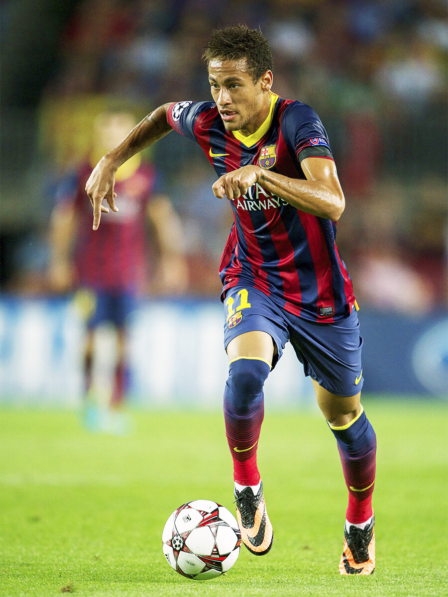 バルセロナデビュー当時の若きネイマールと松井大輔はピッチで対面　photo by AFLO