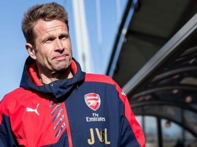 アーセナルのアカデミー指導者時代のヤン・ファン・ローン