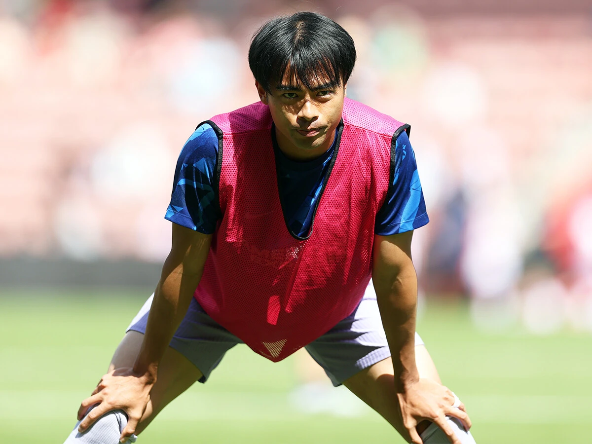 三笘薫には焦らず完治を目指してほしい　photo by Getty Images