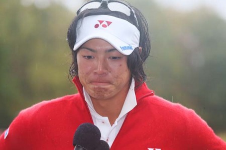 三井住友VISA太平洋マスターズで２年ぶりの優勝を飾って涙した石川遼。