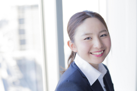 インタビュー中、終始明るい笑顔を見せていた江澤亜弥。