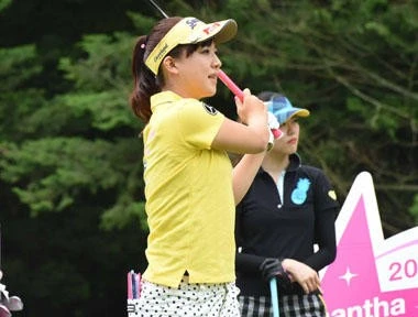 美しいのは誰だ 女子プロゴルファー 夏のファッションスナップ ゴルフ 集英社のスポーツ総合雑誌 スポルティーバ 公式サイト Web Sportiva