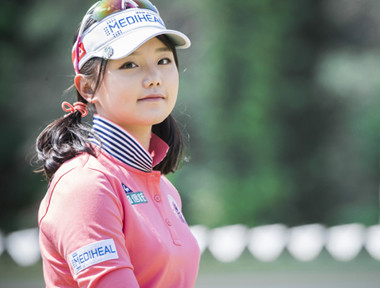 韓国勢より注目。突如現れた「中国美女ゴルファー」セキ・ユウティン