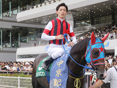 中京記念は人気馬無視。2頭の5歳牝馬が「勝つのは私」とライバル宣言