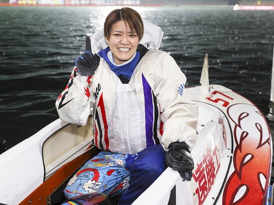 ボートレースのＳＧ戦において、女子選手として史上初の優勝を飾った遠藤エミ
