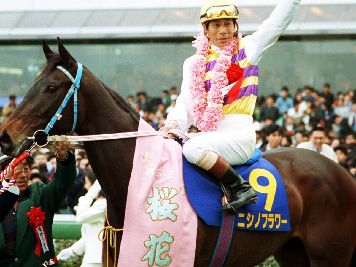 『ウマ娘』では純真無垢な少女として描かれるニシノフラワー　牝馬クラシックや古馬一線級相手に見せた力強い走り