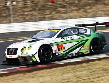 ベントレーやマークxも参戦 13車種が入り乱れるgt300は大混戦 モーター 集英社のスポーツ総合雑誌 スポルティーバ 公式サイト Web Sportiva ベントレーやマークxも参戦 13車種が入り乱れるgt300は大混戦 モーター 集英社のスポーツ総合雑誌 スポルティーバ 公式サイト Web Sportiva