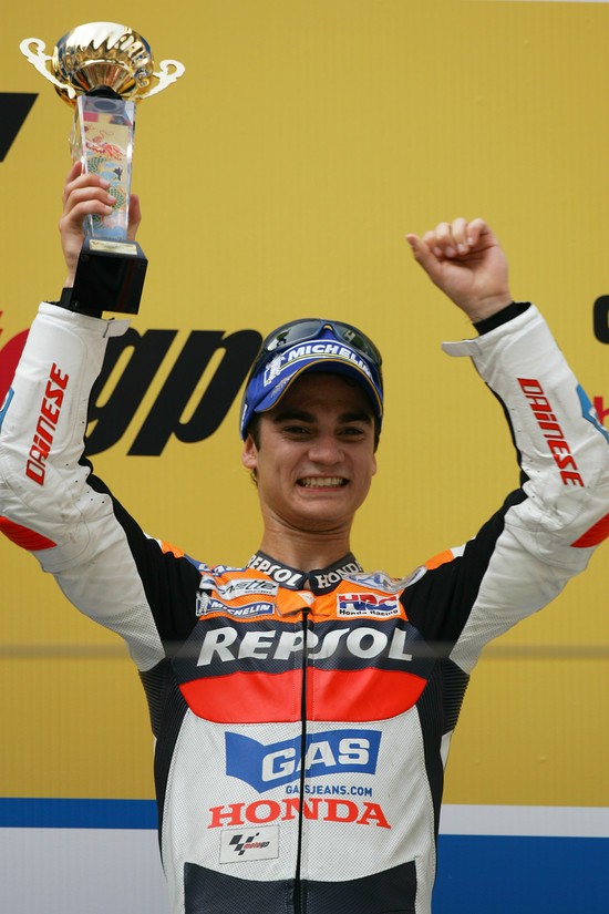 2006年、中国GPでMotoGP初優勝を果たしたダニ・ペドロサ 