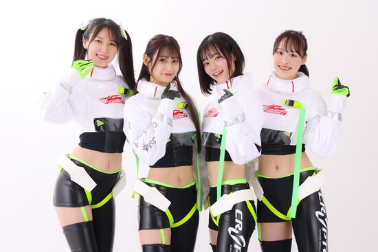 ミクサポメンバーの４人。左から、荒井つかささん、美桜さん、涼雅さん、相沢菜月さん