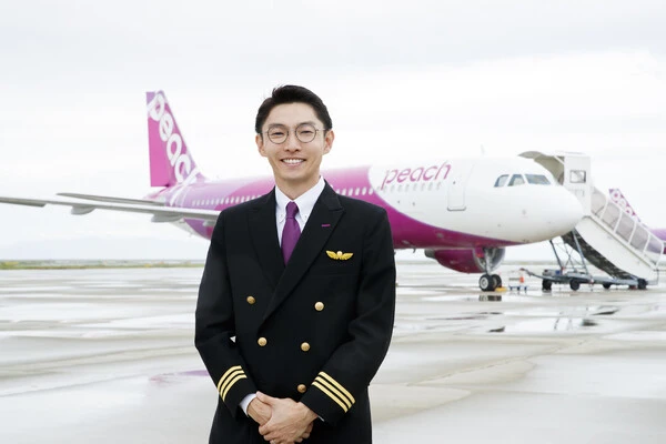 現在はパイロットとして働く元レーシングドライバーの中嶋大祐さん