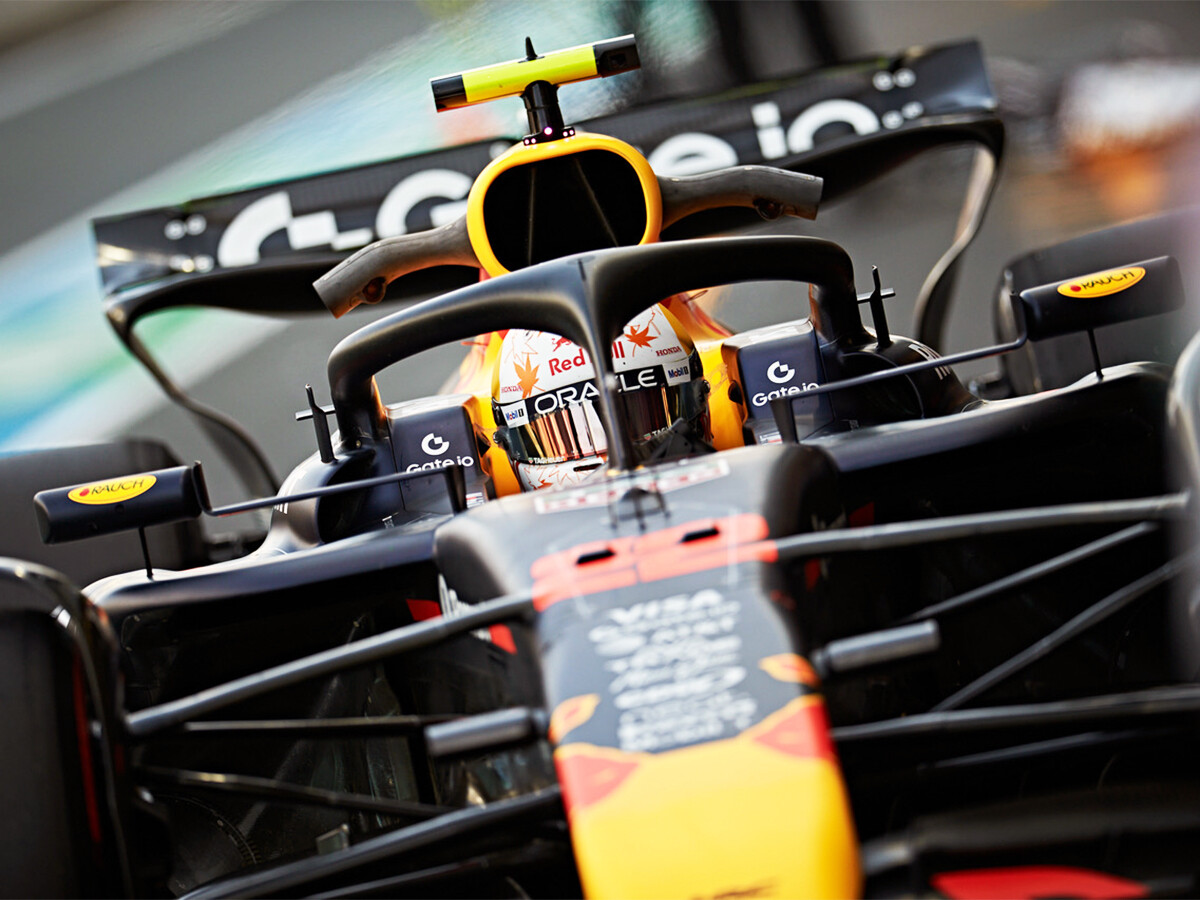 【F1】角田裕毅がフェルスタッペンと勝負するのは今じゃない　最優先事項はトリッキーなマシンの限界値を知ること