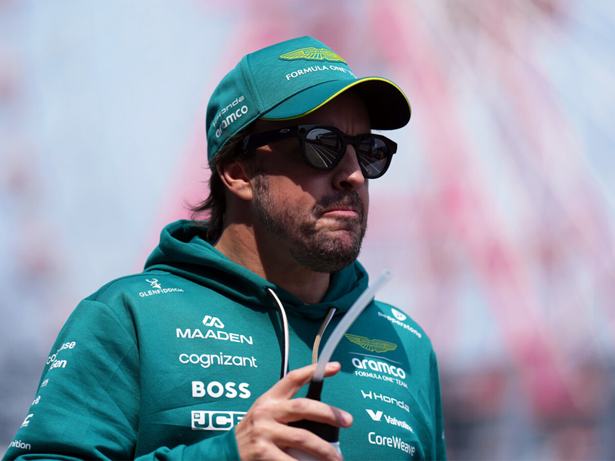 アロンソは苦しい状況ながら気持ちは前向き　photo by BOOZY