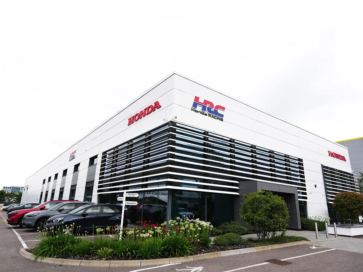 これがミルトンキーンズにあるホンダのF1活動前線基地「HRC UK」だ　photo by BOOZY