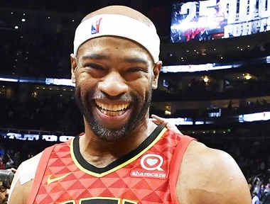 オヤジ頑張る 41歳ビンス カーターがnbaで愛され続ける理由 バスケットボール 集英社のスポーツ総合雑誌 スポルティーバ 公式サイト Web Sportiva