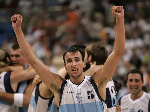 2004年アテネ五輪準決勝でアメリカを破り、その存在をさらに知らしめた　photo by Getty Images
