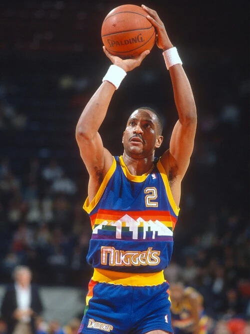 1982-83にNBAの得点王に輝いたイングリッシュ　photo by Getty Images