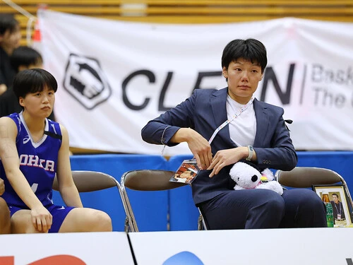 厳しい状況のなか、白コーチは自分たちにできることに注力した　photo by Kato Yoshio