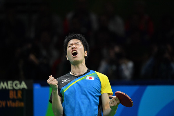３位決定戦に勝利し、卓球シングルスで日本人初となるメダルを獲得した水谷隼