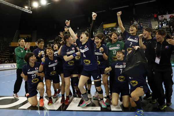 日本女子ハンドボールに世界がビックリ 強豪国を次々と追いつめた その他球技 集英社のスポーツ総合雑誌 スポルティーバ 公式サイト Web Sportiva