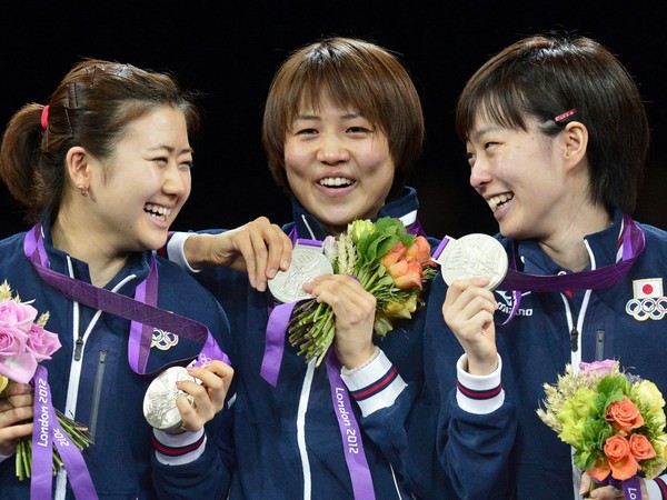 ロンドン五輪で銀メダルを獲得した（左から）福原愛、平野早矢香、石川佳純 photo by Kyodo News