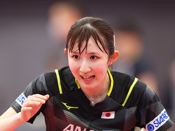 世界卓球の女子シングルスで銅メダルを獲得した早田