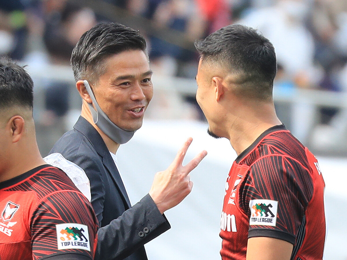 横浜キヤノンイーグルス・沢木敬介監督が目指す攻撃的ラグビー。「チームのスタイルをファンが支持してくれることでチームはできていく」