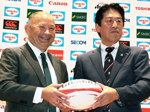 エディー・ジョーンズ（左）と土田雅人会長（右）　photo by Saito Kenji