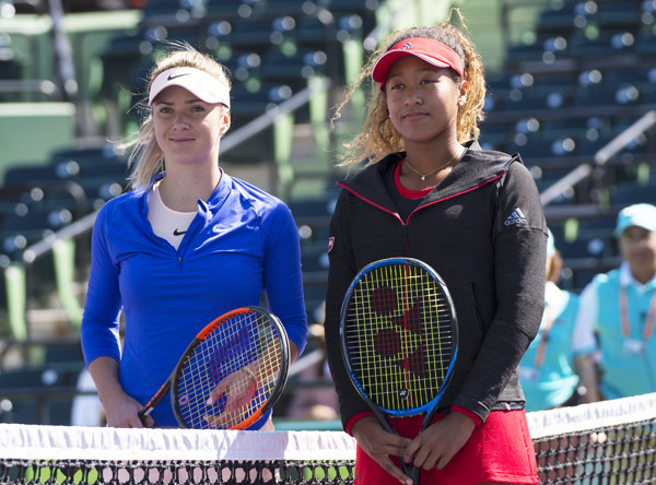 マイアミ・オープン２回戦で対戦したエリナ・スビトリナ（右）と大坂なおみ（左）