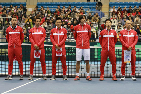 日本代表チーム。左からマクラクラン勉、内山靖崇、添田豪、ダニエル太郎、杉田祐一、岩渕聡監督