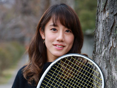 美女テニスプレーヤー、加藤未唯がツアー準優勝を果たした昨季を語る