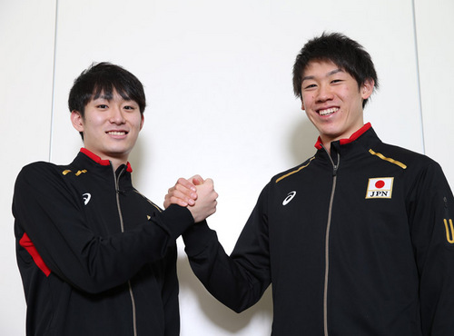 石川祐希（右）と柳田将洋。リオ五輪出場のためには２人の活躍が必須