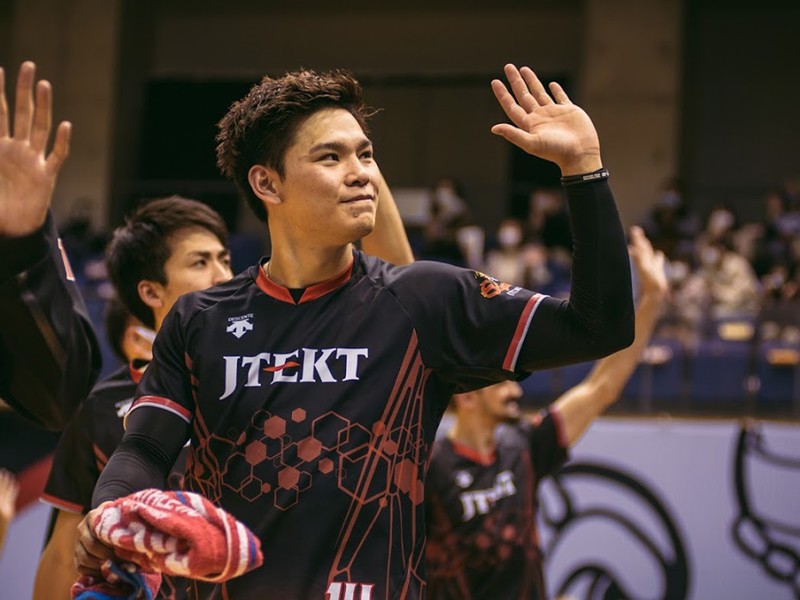 バレー全日本男子 西田有志の似顔絵の描き方 スパイクのシーンをカッコよく エンタメ 集英社のスポーツ総合雑誌 スポルティーバ 公式サイト web sportiva