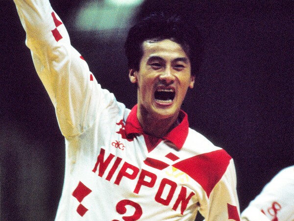 1990年代、日本のスーパーエースとして活躍していた頃の中垣内祐一氏　photo by Okazawa Katsuro/AFLO