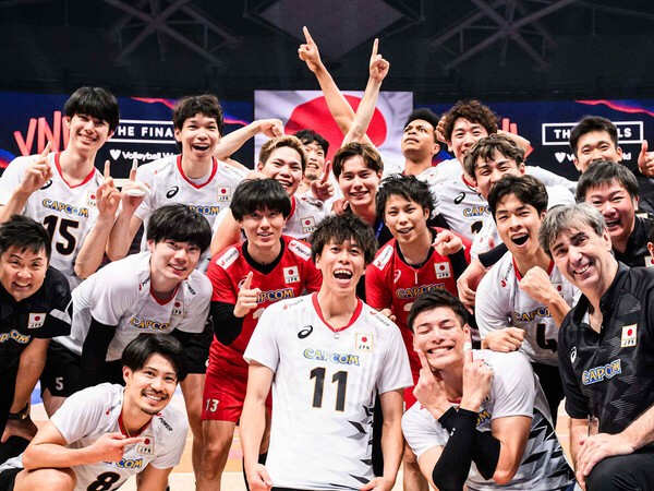 パリ五輪でメダル獲得が期待される男子バレー日本代表　photo by FIVB