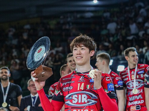 スーパーカップで優勝、MVPを獲得する活躍を見せた石川祐希（ペルージャ）photo by PA Images/AFLO