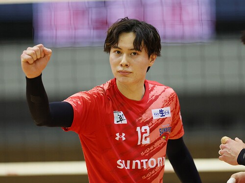 首位・大阪ブルテオンに連勝した３位・サントリーサンバーズ大阪の髙橋藍photo by YUTAKA ／AFLO SPORT