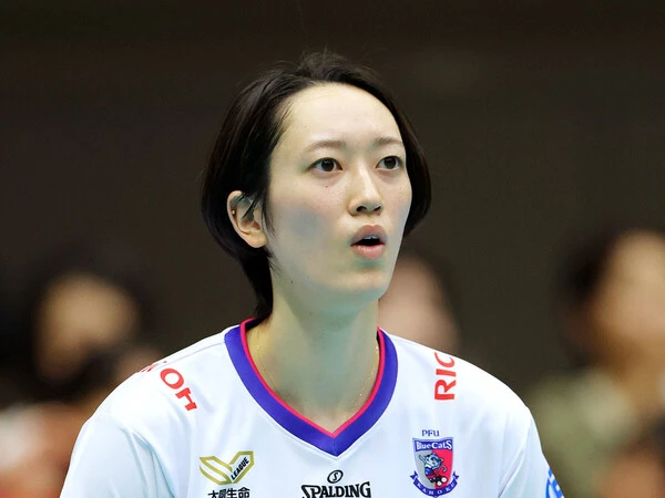 PFUブルーキャッツ石川かほくのアウトサイドヒッター、川﨑鈴奈 photo by 西村尚己/アフロスポーツ