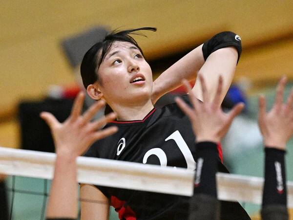 日本大学時代の畑葵。トライアウトでSVリーグへの扉を開いたphoto by 松尾/アフロスポーツ