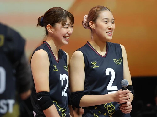 SVリーグオールスターゲームに出場した野中瑠衣（左）と佐藤淑乃 photo by YUTAKA／アフロスポーツ