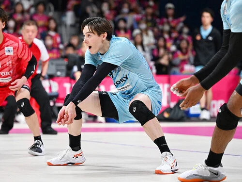 最終節の東京グレートベアーズ戦でも圧巻のプレーを見せた髙橋藍　photo by MATSUO.K/AFLO SPORT