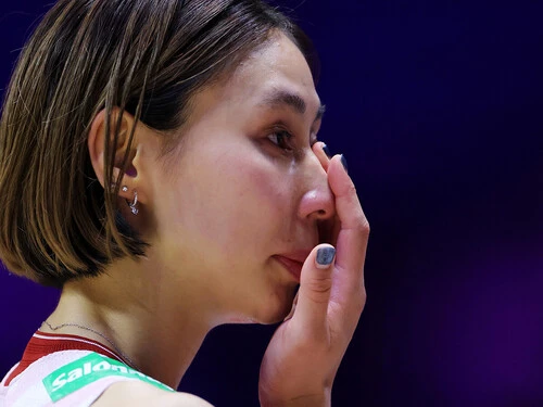 アジア選手権準決勝タイ戦の試合後、涙を浮かべる和田由紀子 photo by JVA/AFLO SPORT)