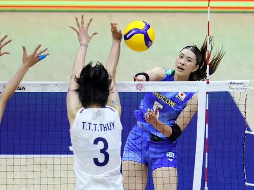 アジア選手権で日本の攻撃を牽引している佐藤淑乃 photo by JVA／AFLO SPORT