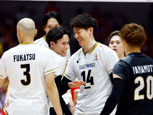 アジア選手権初戦でオマーンを破った石川祐希、髙橋藍ら日本の選手たち photo by Sunao Noto（a presto）