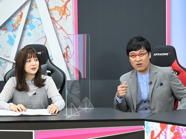 山里亮太がメインMCを務めるテレビ朝日「ReAL eSports News」