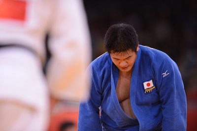 100kg超級出場の上川大樹が２回戦で敗れ、男子柔道は五輪で初めて金メダルなしという結果に終わった