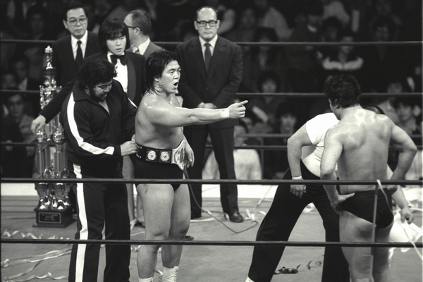 1983年４月３日、ライバルの藤波辰巳に初勝利した長州力。選手としての絶頂期だ