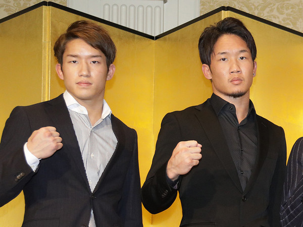 RIZINを代表する選手になった、弟の朝倉海（左）と兄の未来（右）